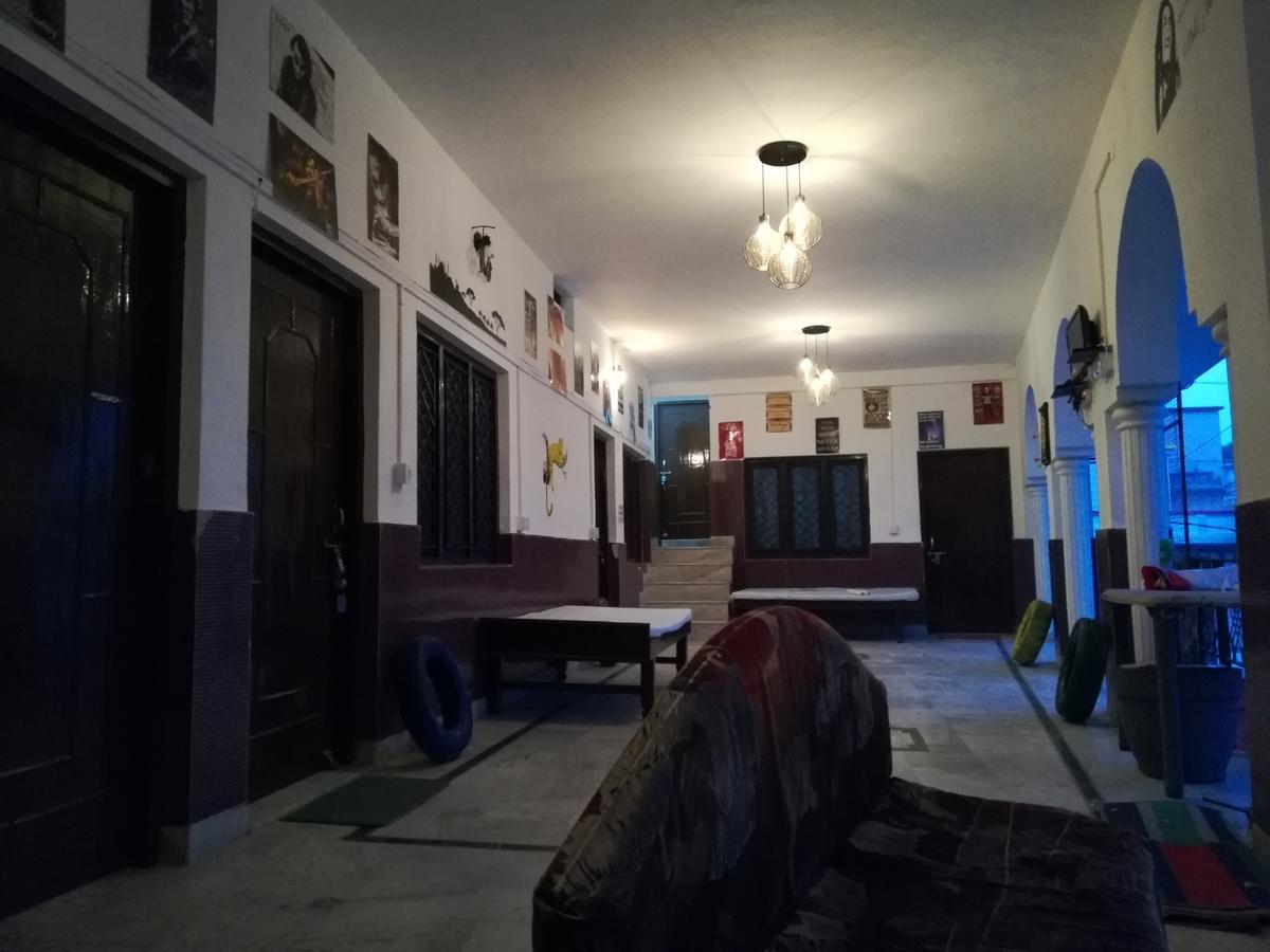 Готель Raahi The Travellers Nest Рішикеш Екстер'єр фото
