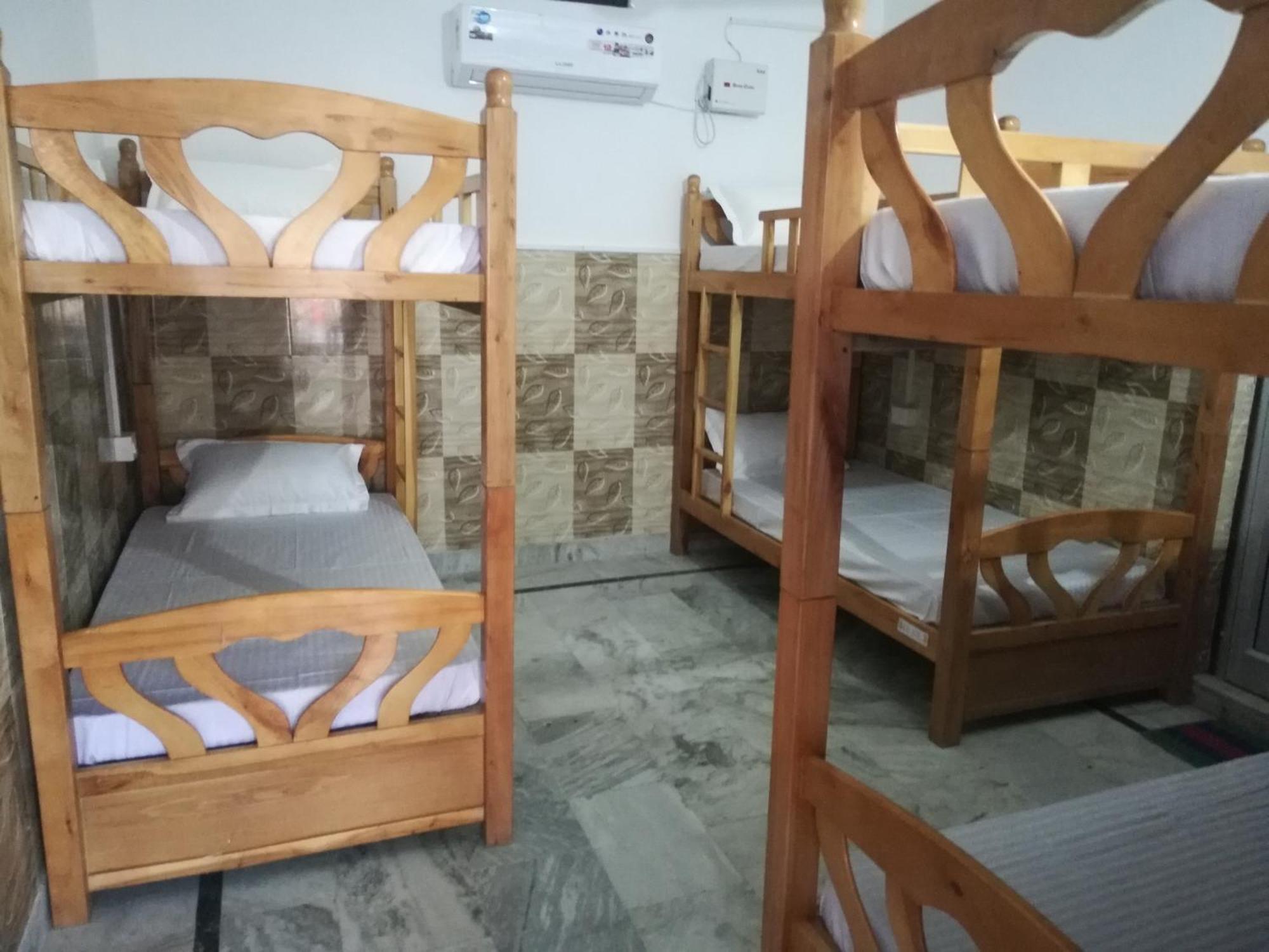 Готель Raahi The Travellers Nest Рішикеш Екстер'єр фото